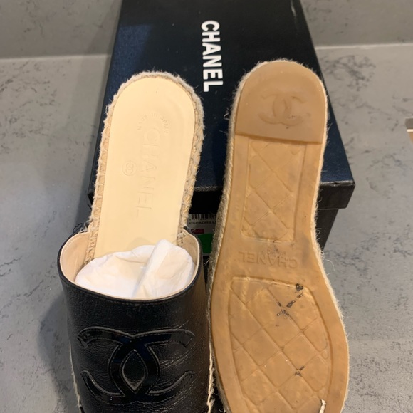 Chanel slides - Picture 2 of 3
